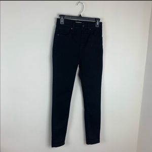 Madewell Curvy High-Rise Skinny Jeans in Carbondal